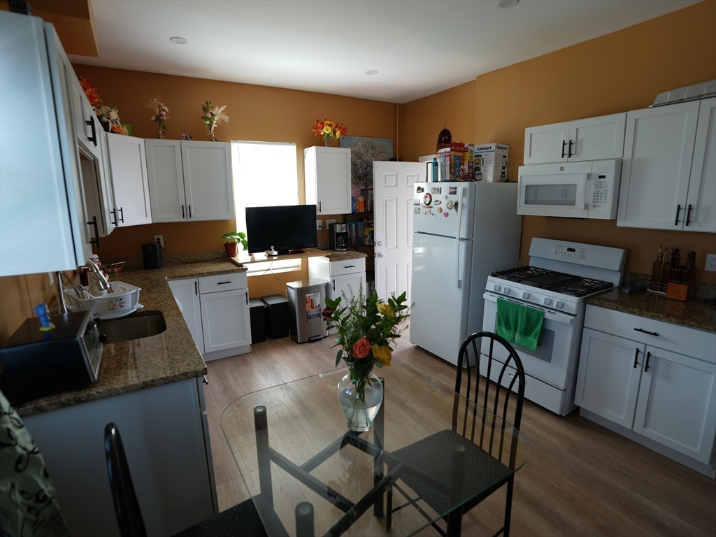 13 Belgrade St Property Photo 8