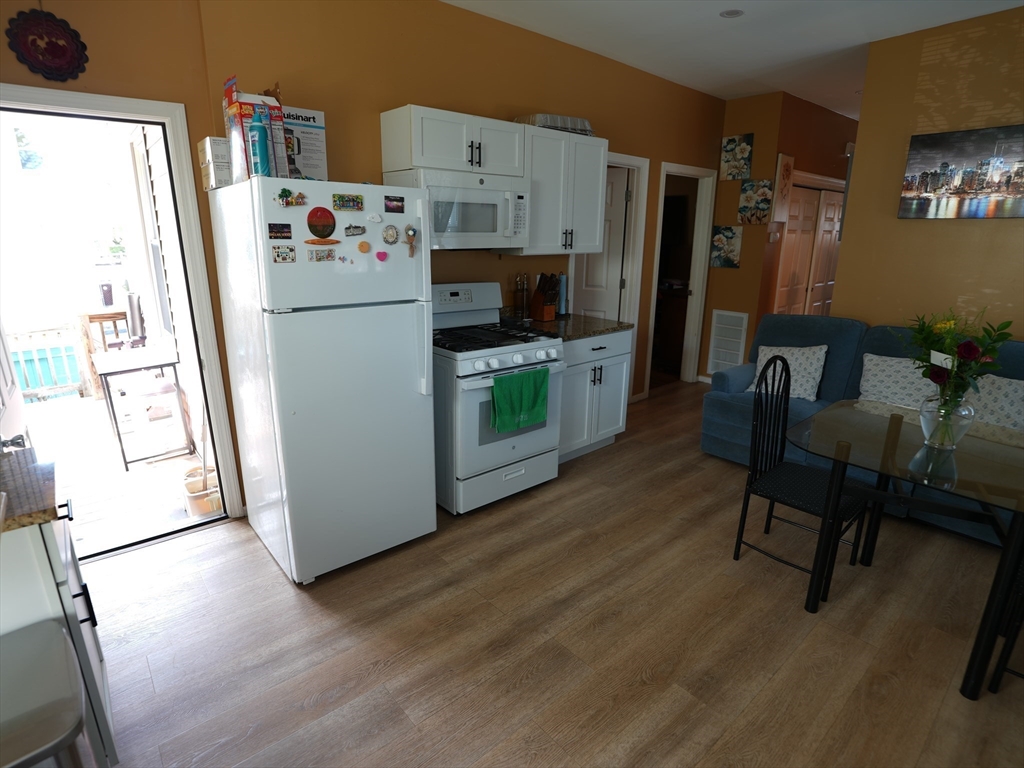 13 Belgrade St Property Photo 9