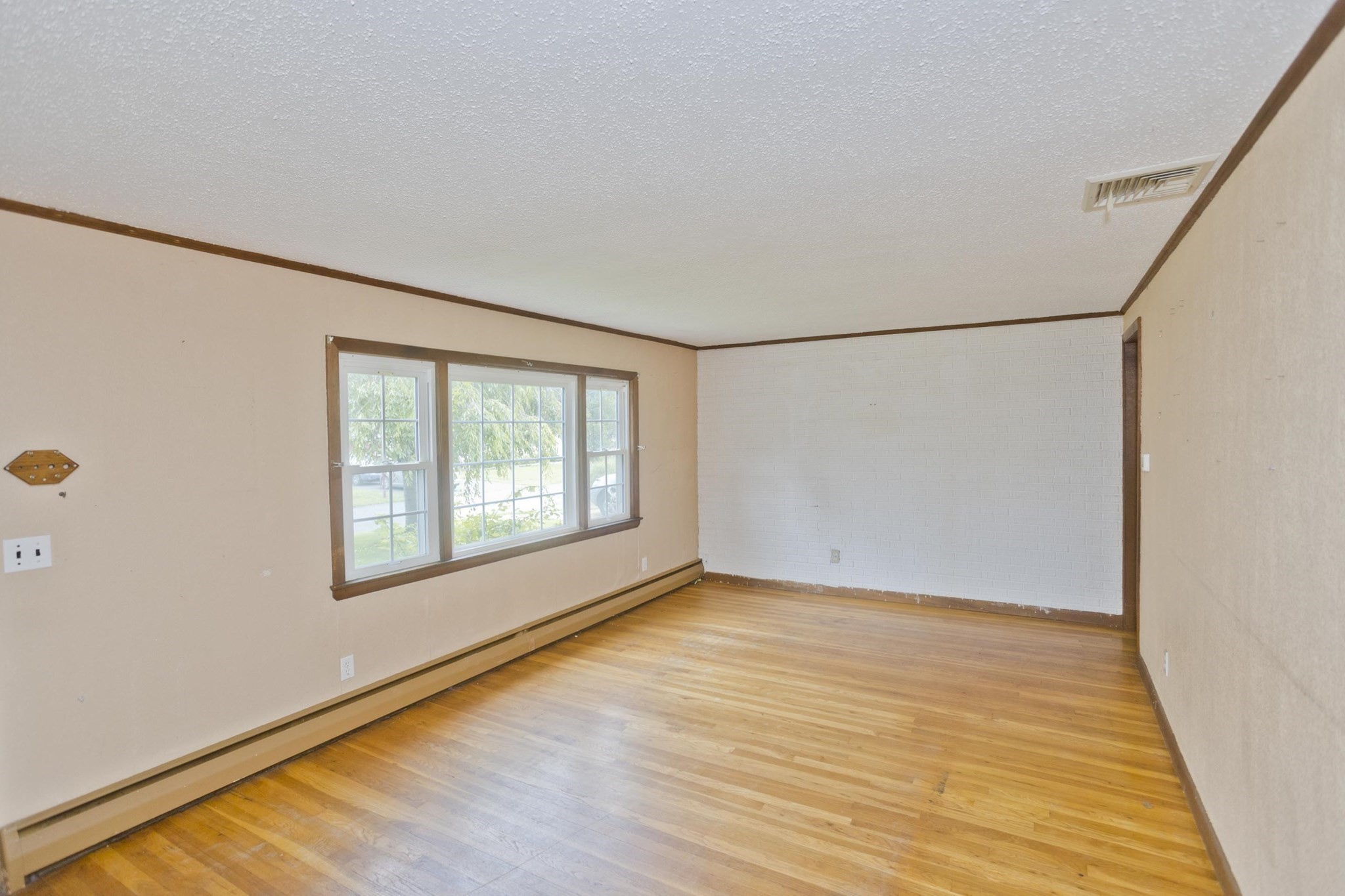 67 Warwick Rd Property Photo 4