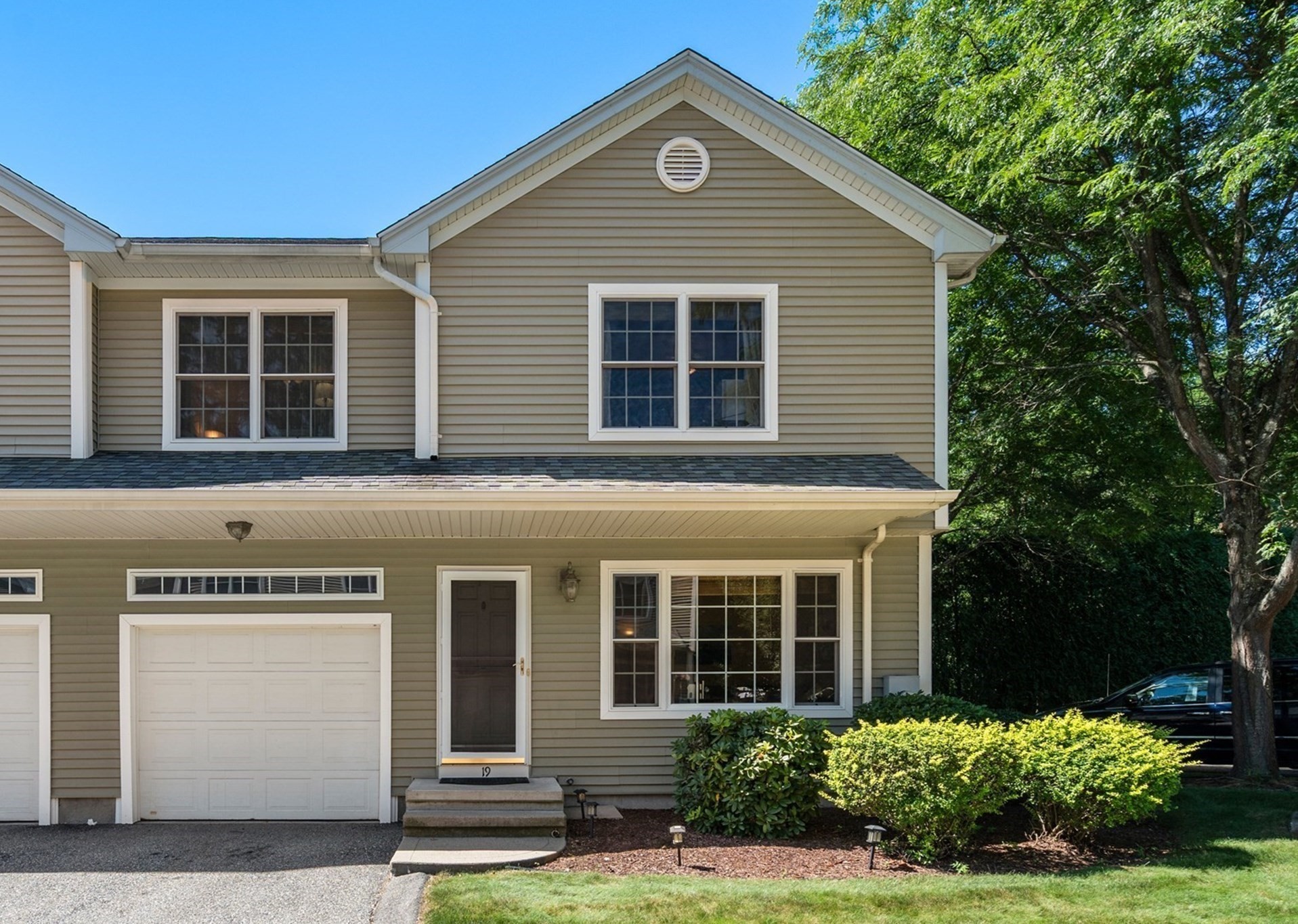 19 Gerard Lane # 19 Property Photo 1