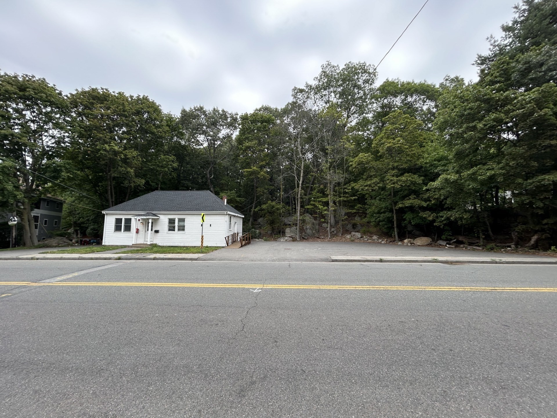 630 Salem St Property Photo 11