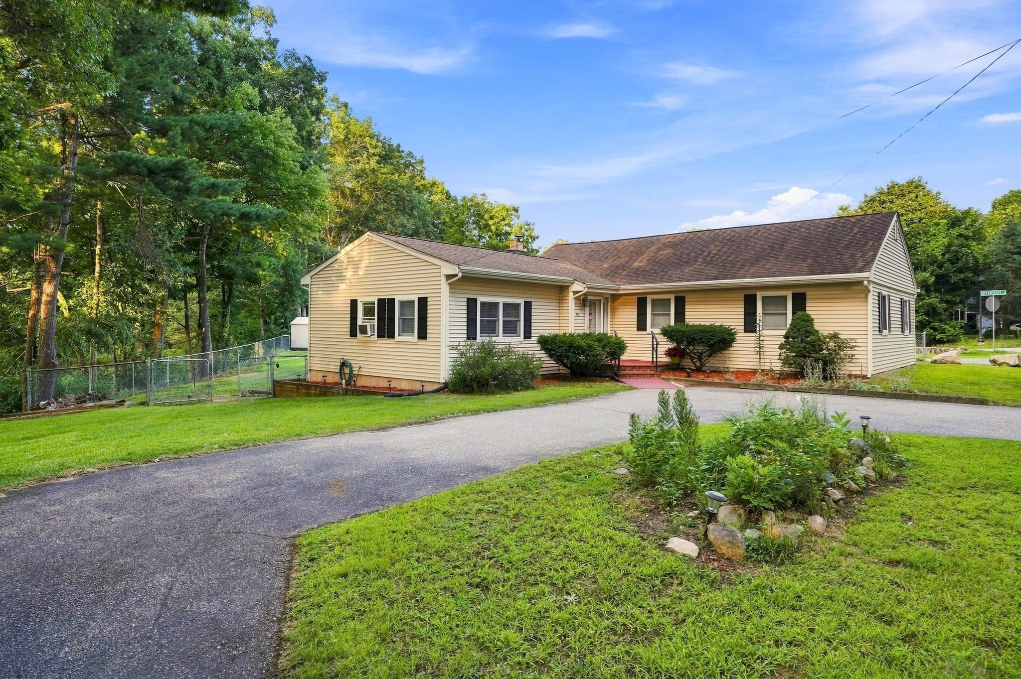 70 Muller Rd Property Photo 4