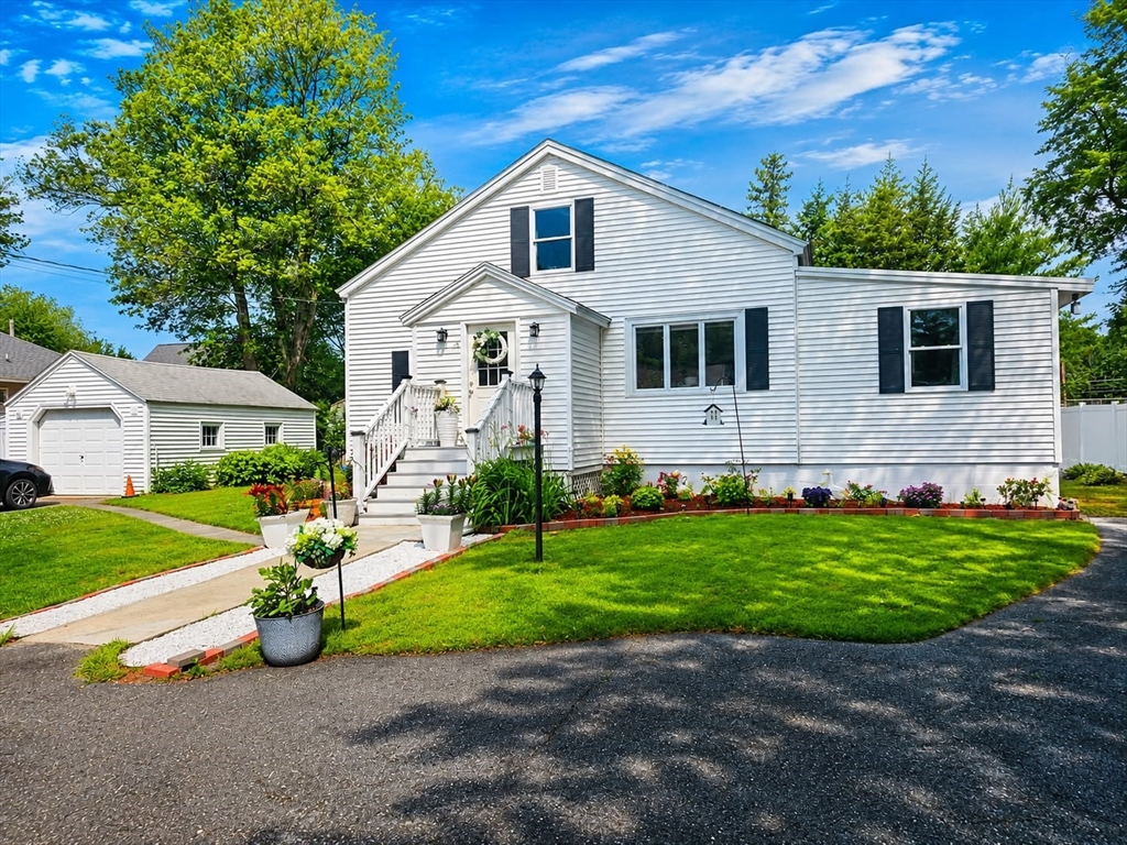 56 Kirby Ave Property Photo 1