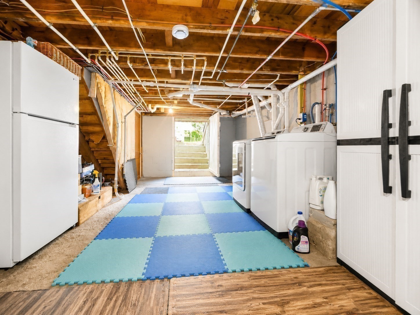 56 Kirby Ave Property Photo 20