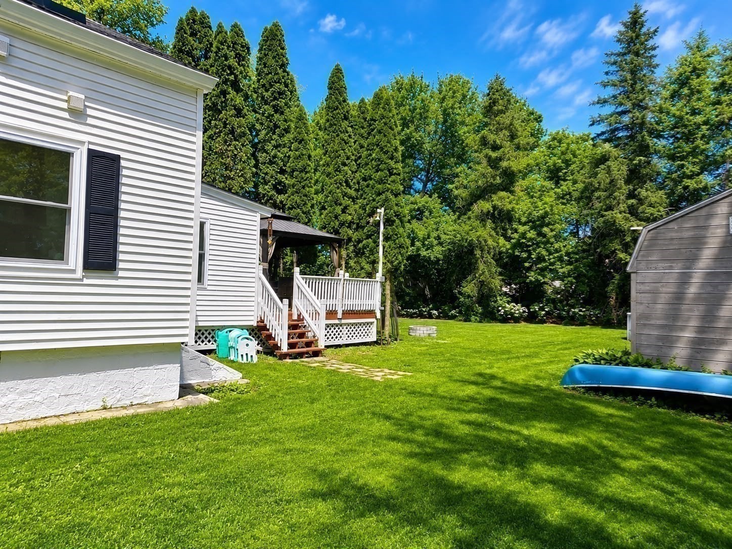 56 Kirby Ave Property Photo 27
