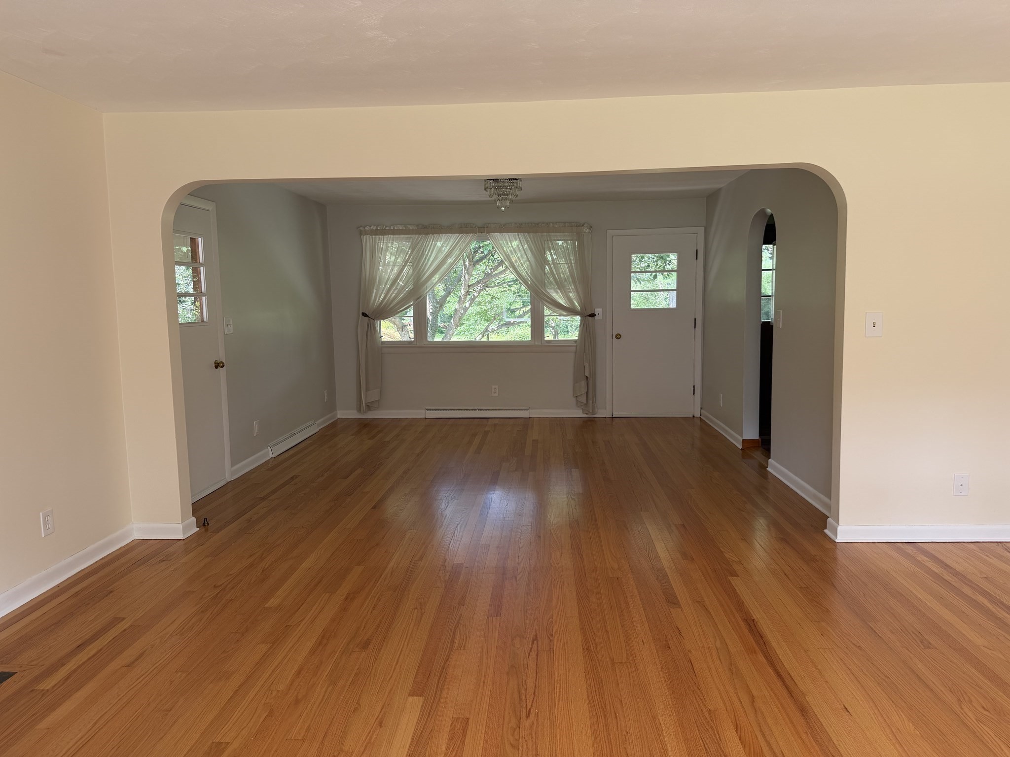 10 Shady Ln Property Photo 7