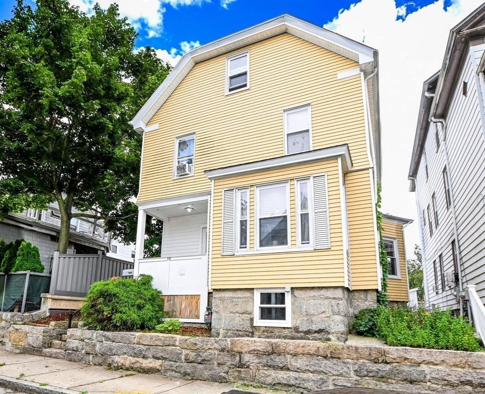118 Parker St Property Photo 1