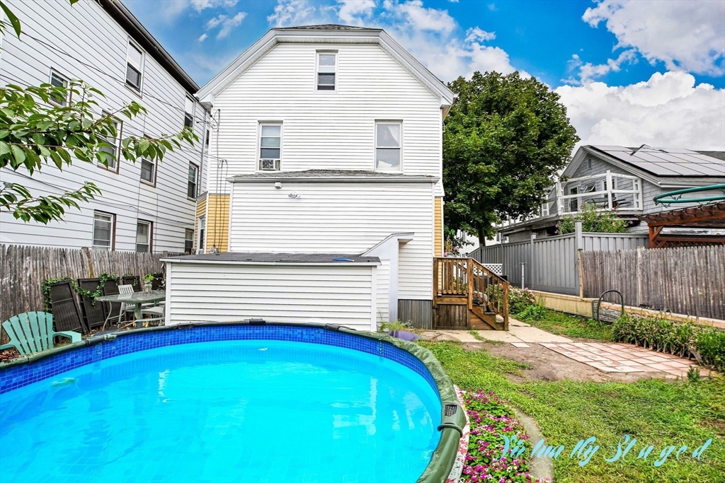 118 Parker St Property Photo 14