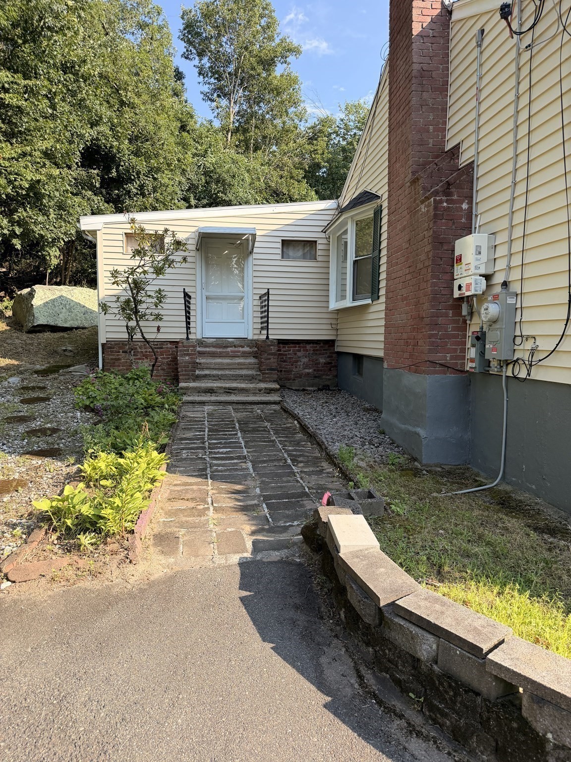 115 Center St Property Photo 5