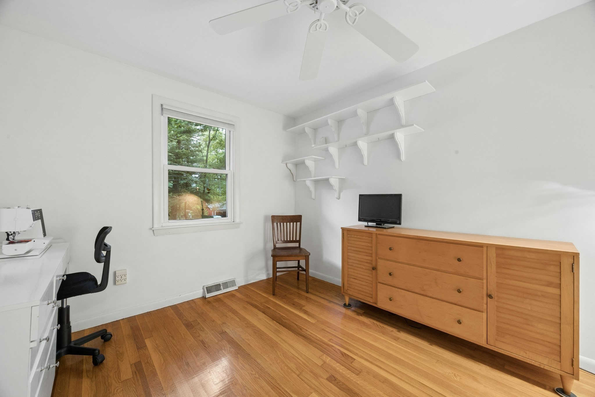 210 Chamberlain St Property Photo 18