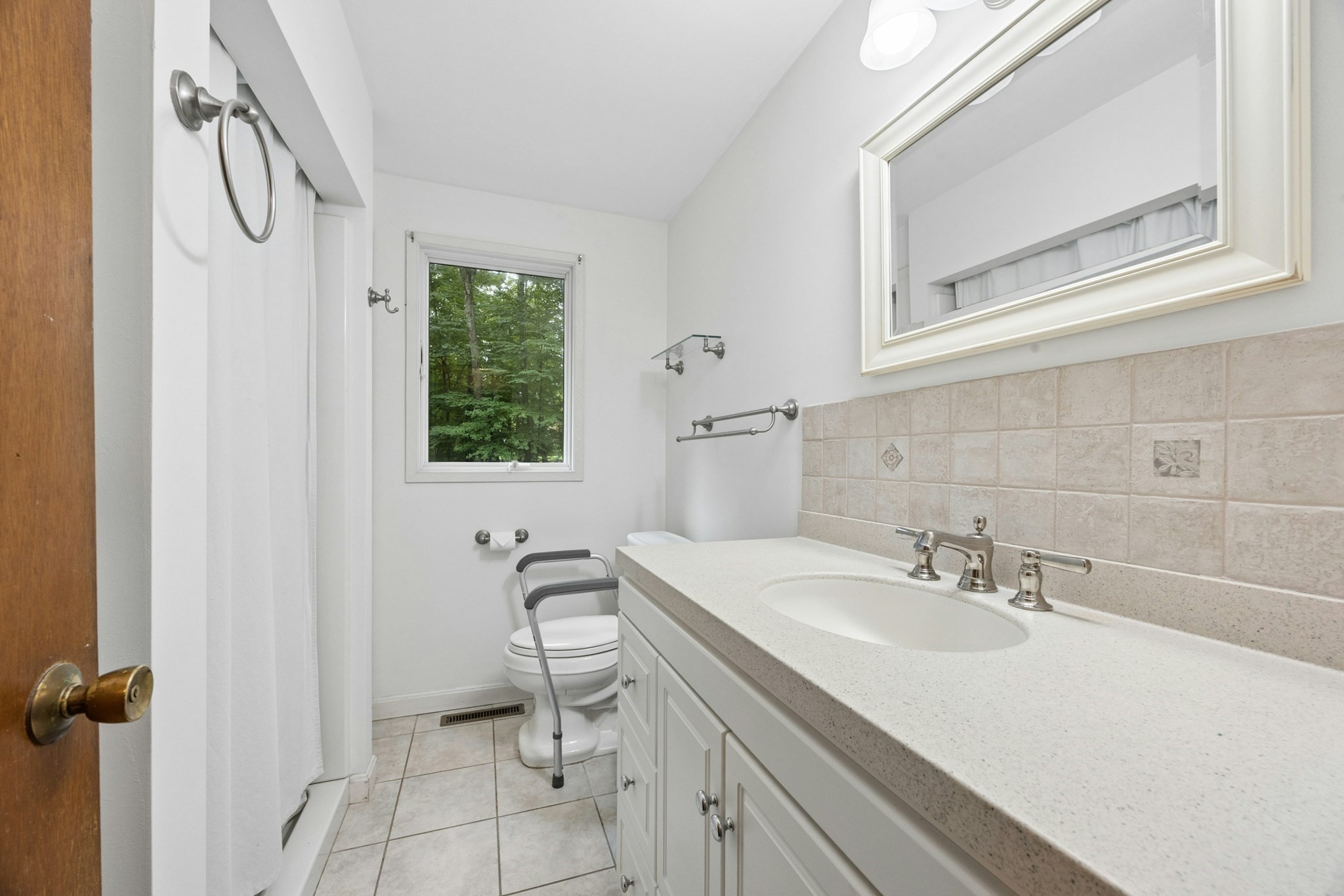 210 Chamberlain St Property Photo 20