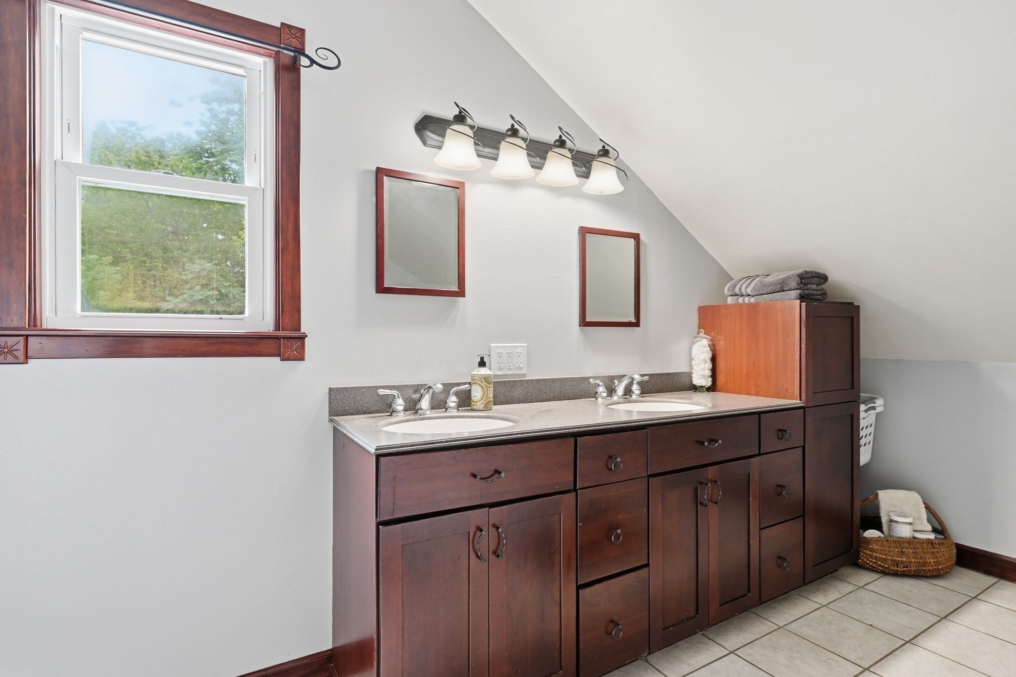142 Cooper Property Photo 23