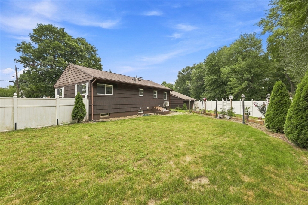 111 Florida Drive Property Photo 28