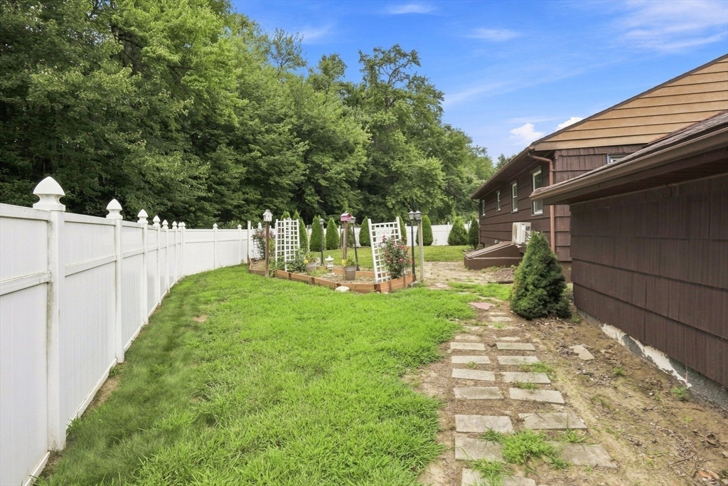 111 Florida Drive Property Photo 29