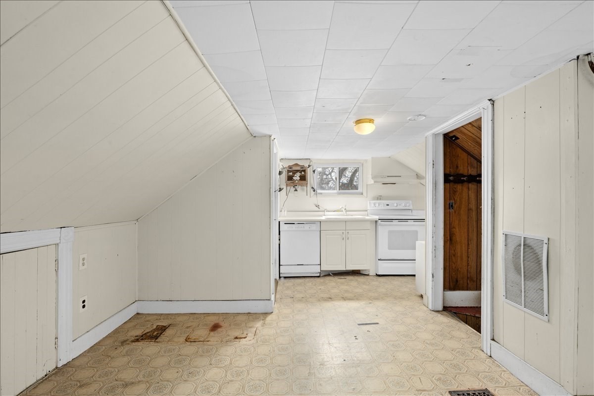 73 Southgate St Property Photo 14