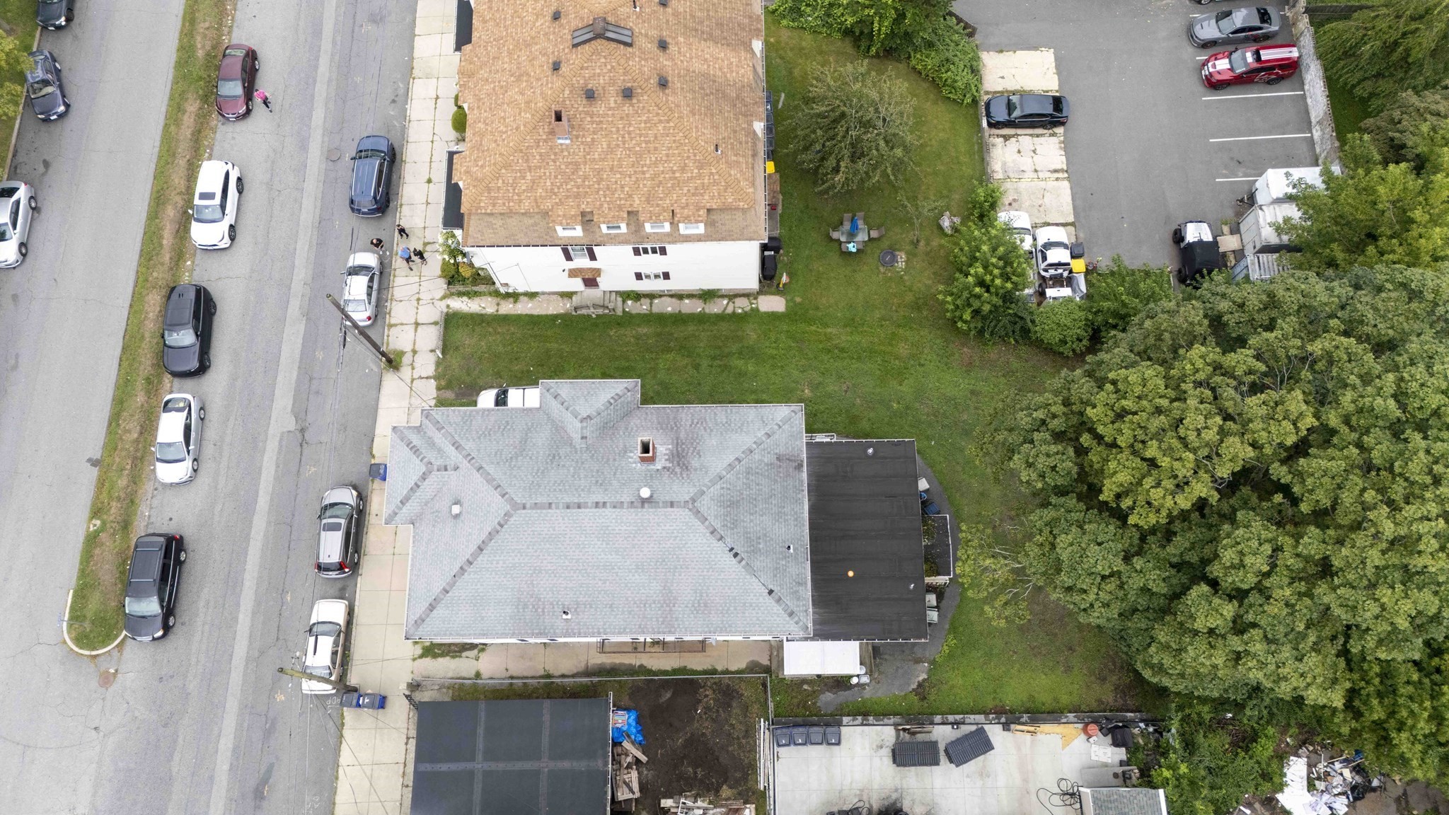 610 Bradford Ave Property Photo 4