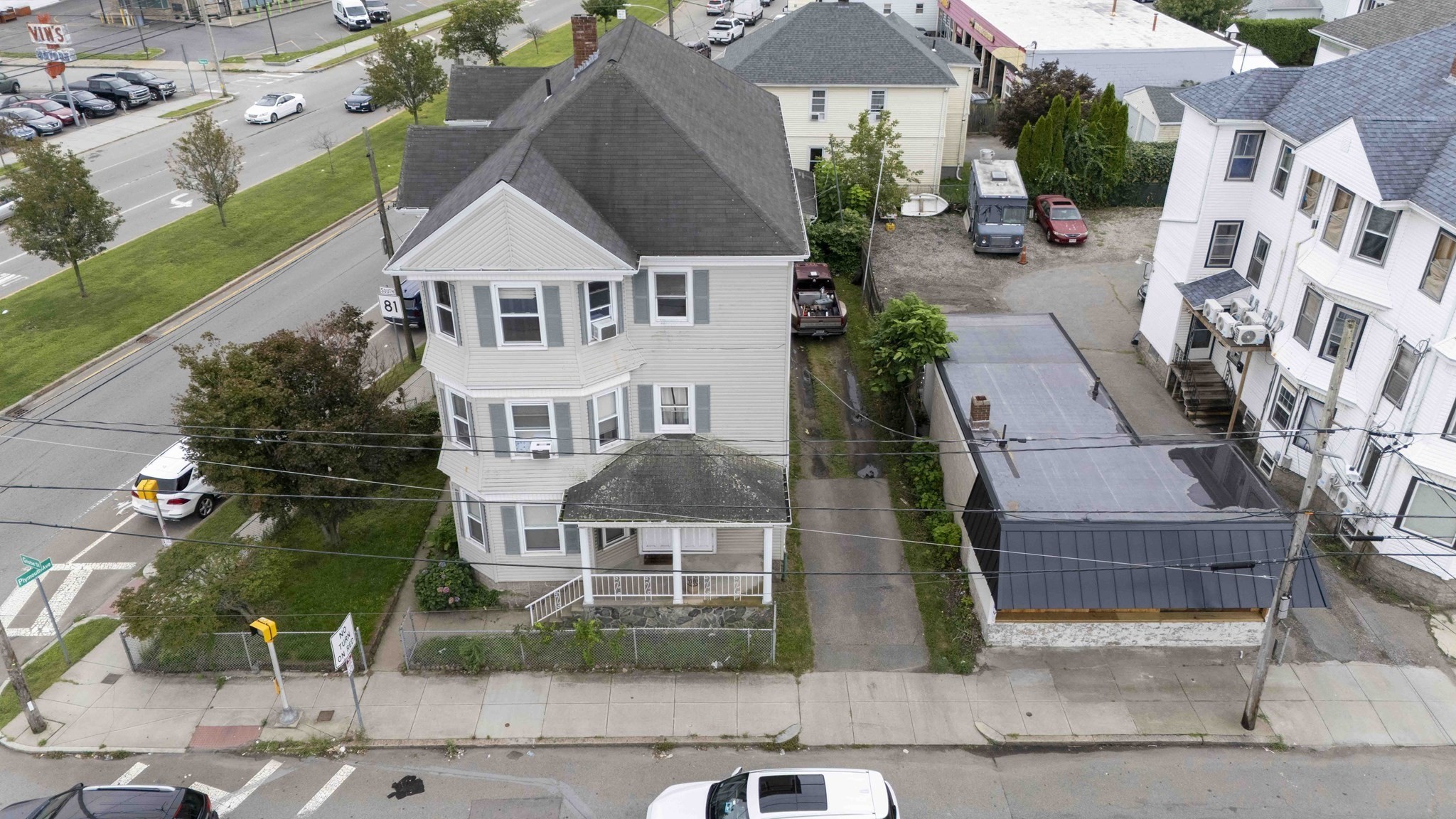 1025 Globe St Property Photo 2