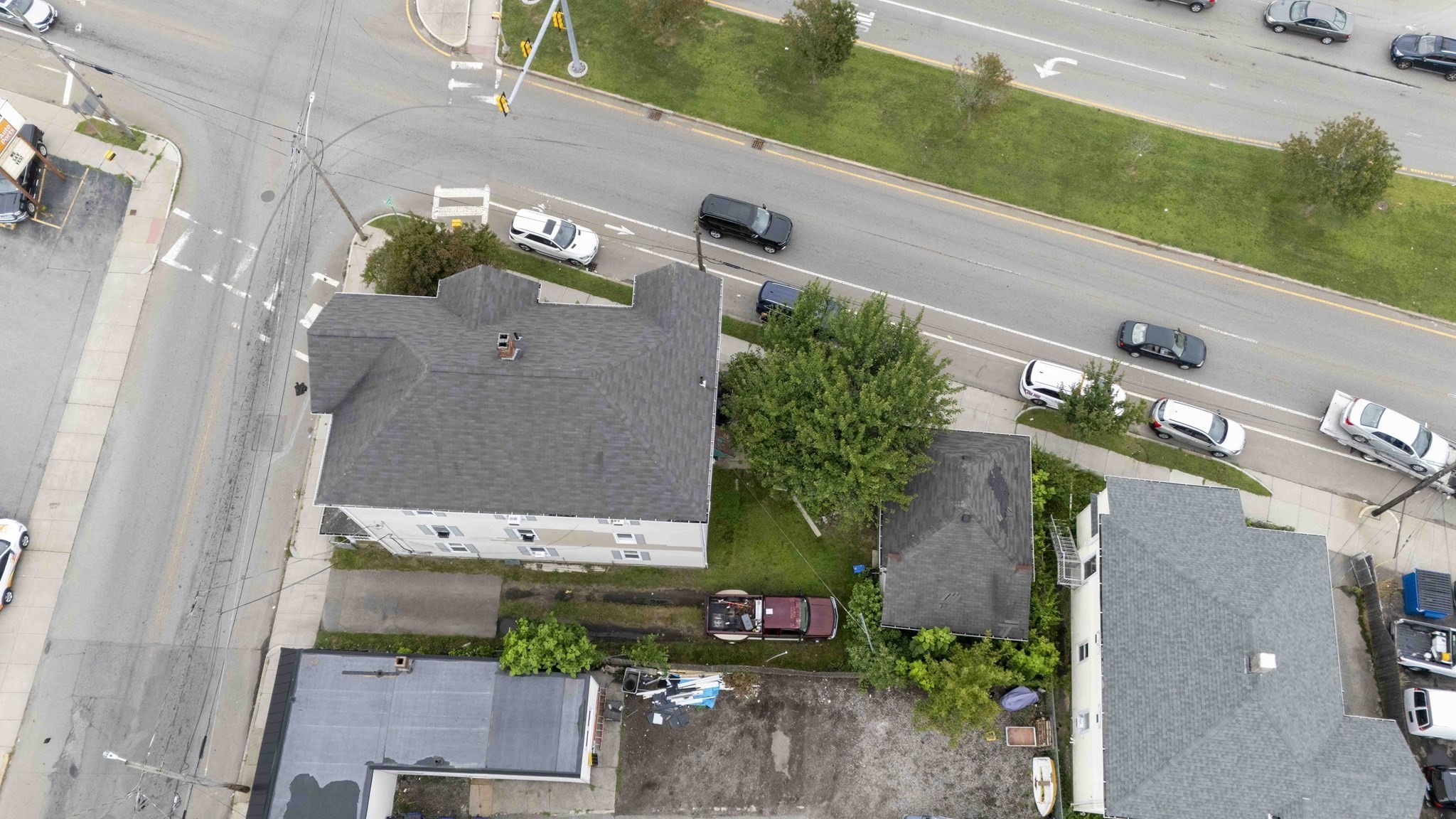 1025 Globe St Property Photo 4