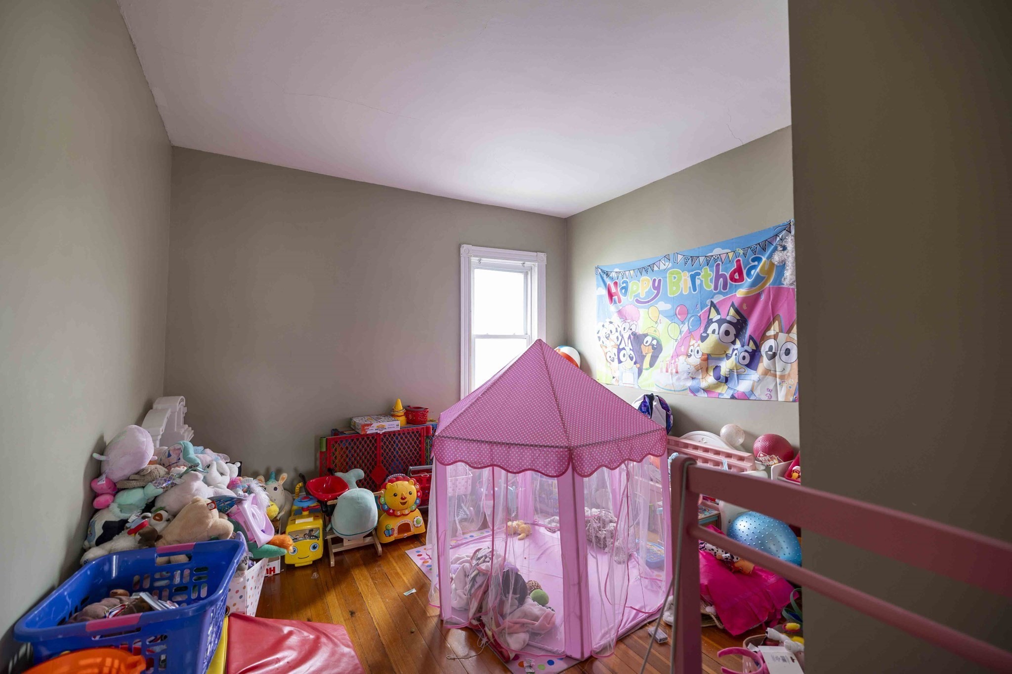 1025 Globe St Property Photo 7