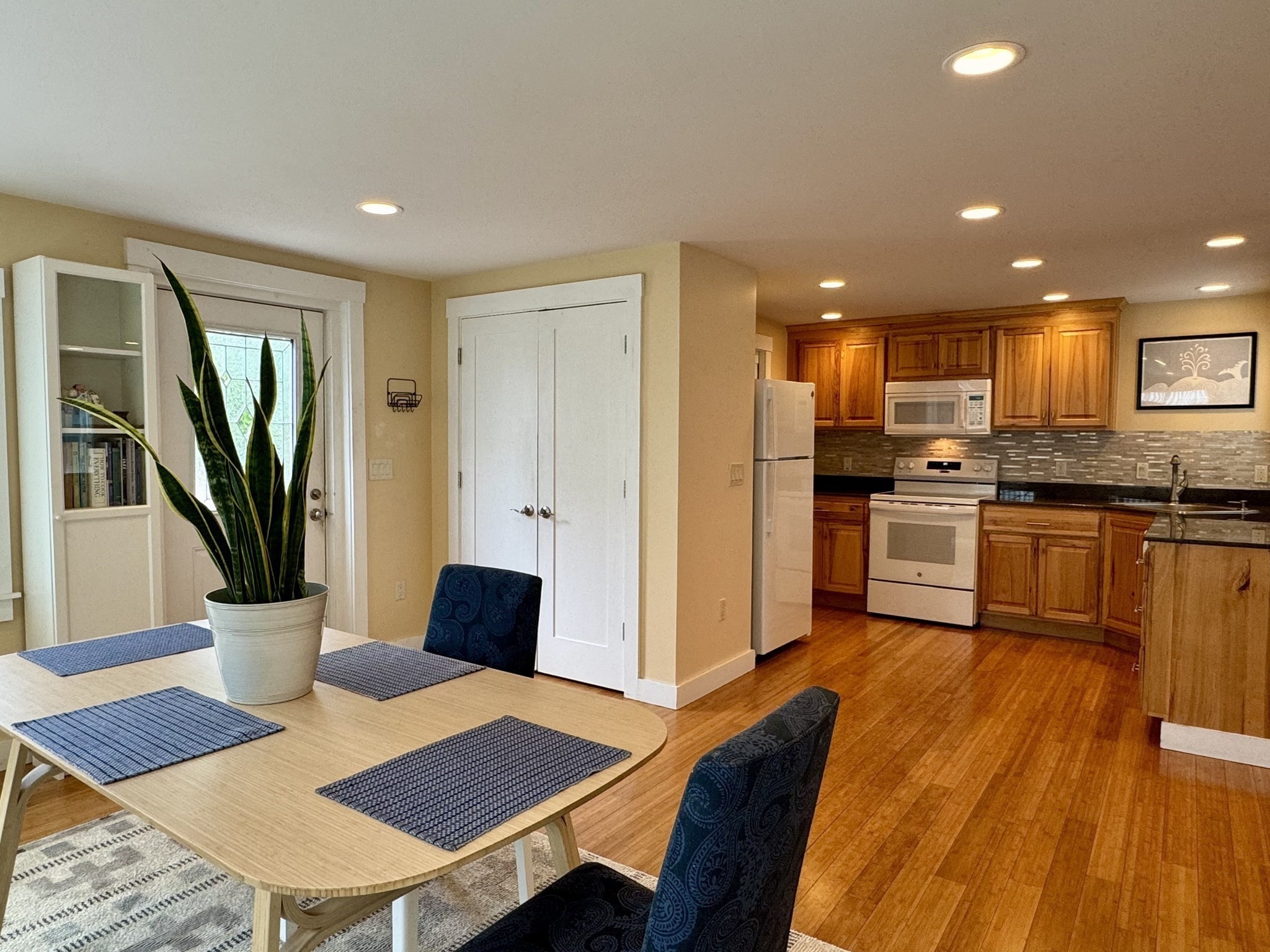 104 Davis Street Property Photo 3