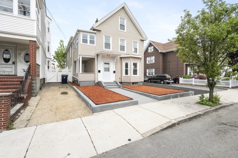 16 Oakes St # 2 Property Photo 1