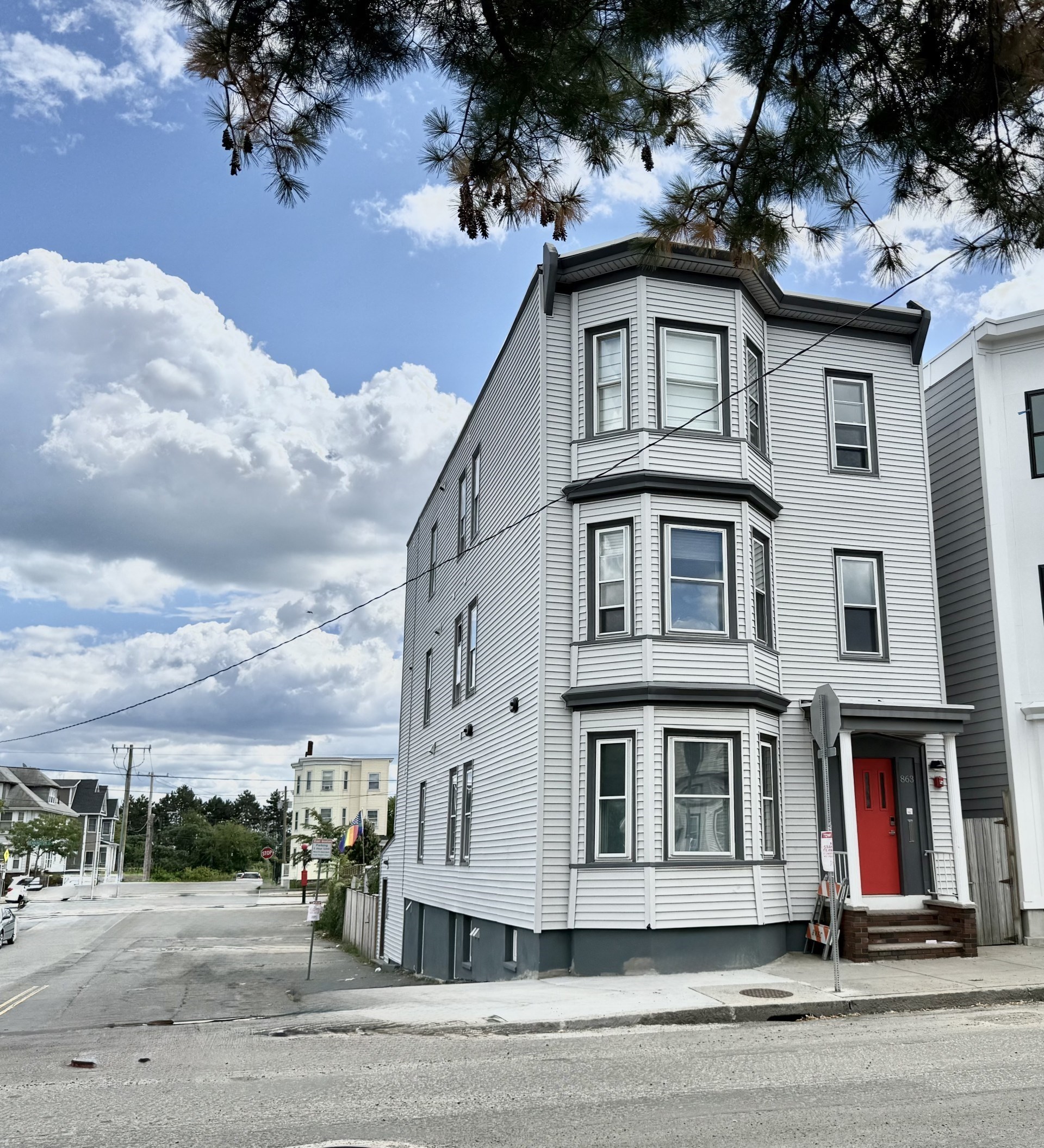 863 Saratoga St. # 3 Property Photo 1