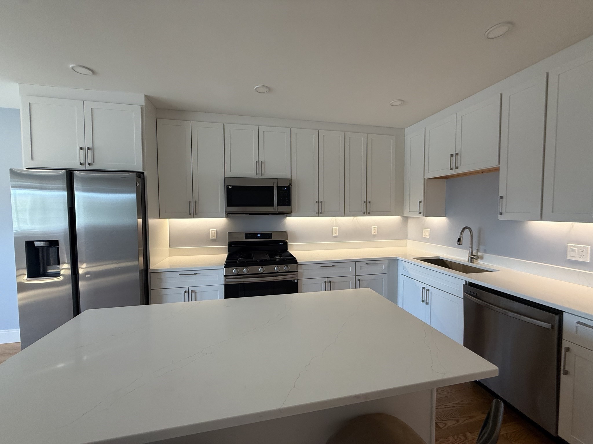 863 Saratoga St. # 3 Property Photo 6