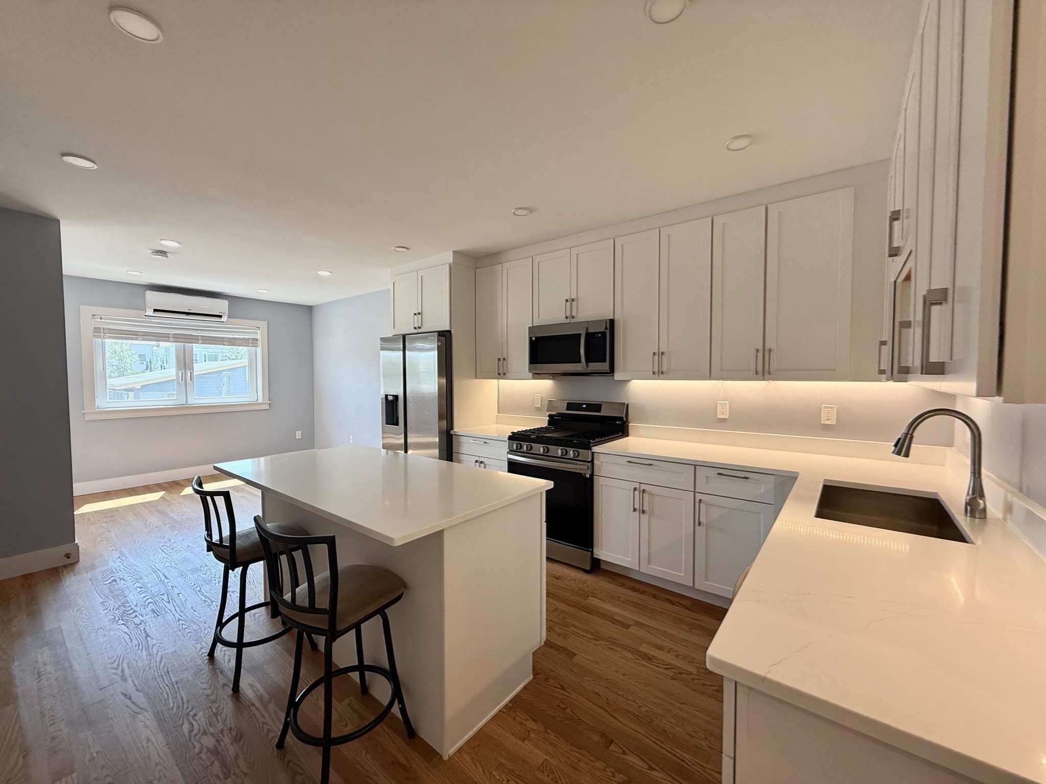 863 Saratoga St. # 3 Property Photo 15