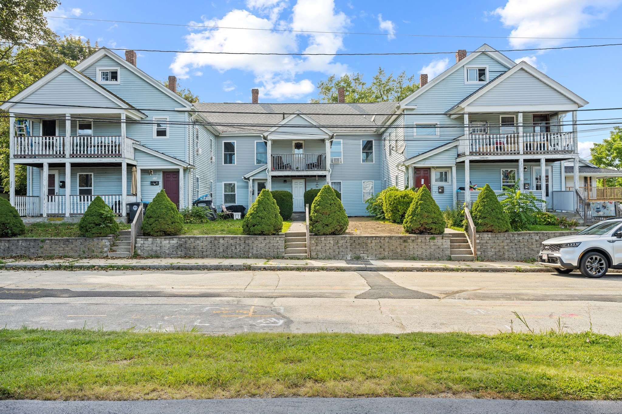 102 Sayles Street Property Photo 1