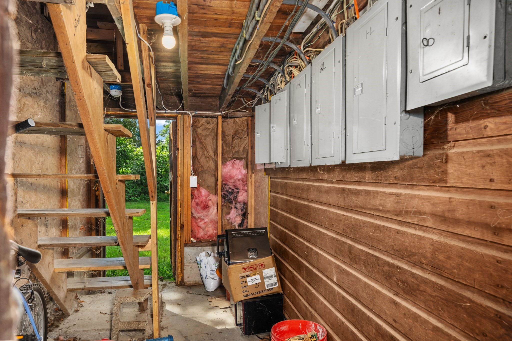 102 Sayles Street Property Photo 40