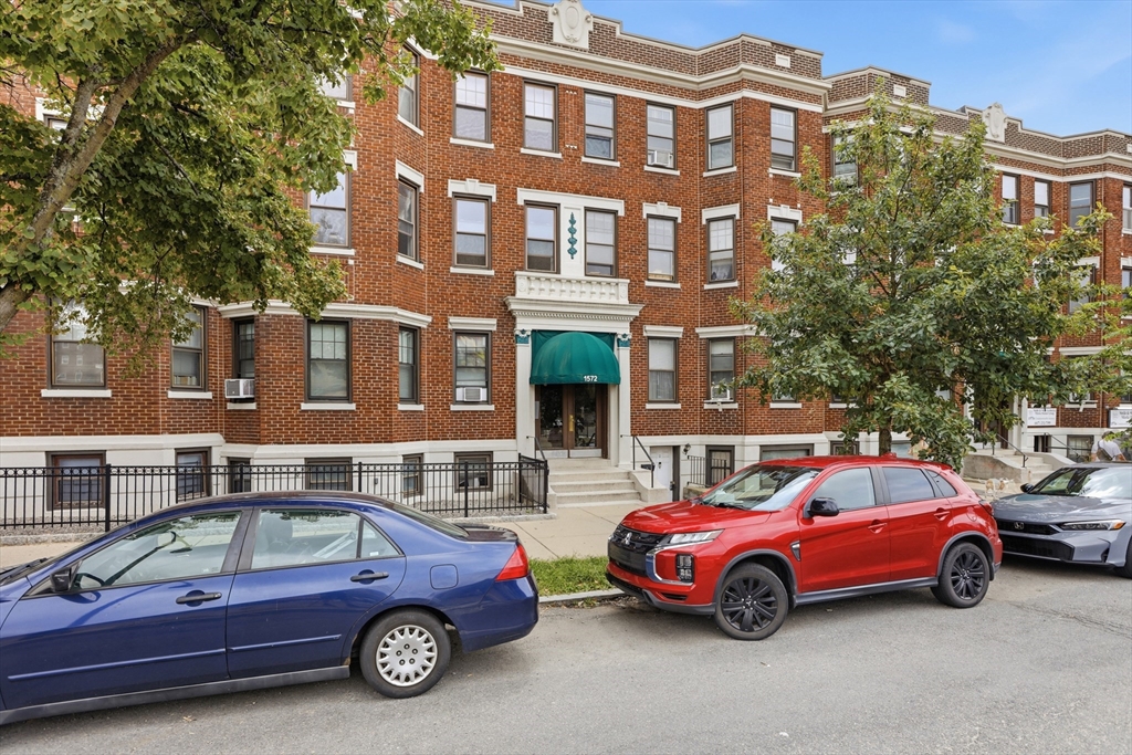 1572 Commonwealth Ave # 6 Property Photo 1