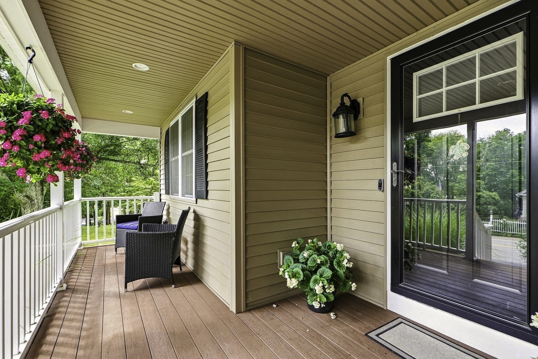 8 Mellen St Property Photo 3