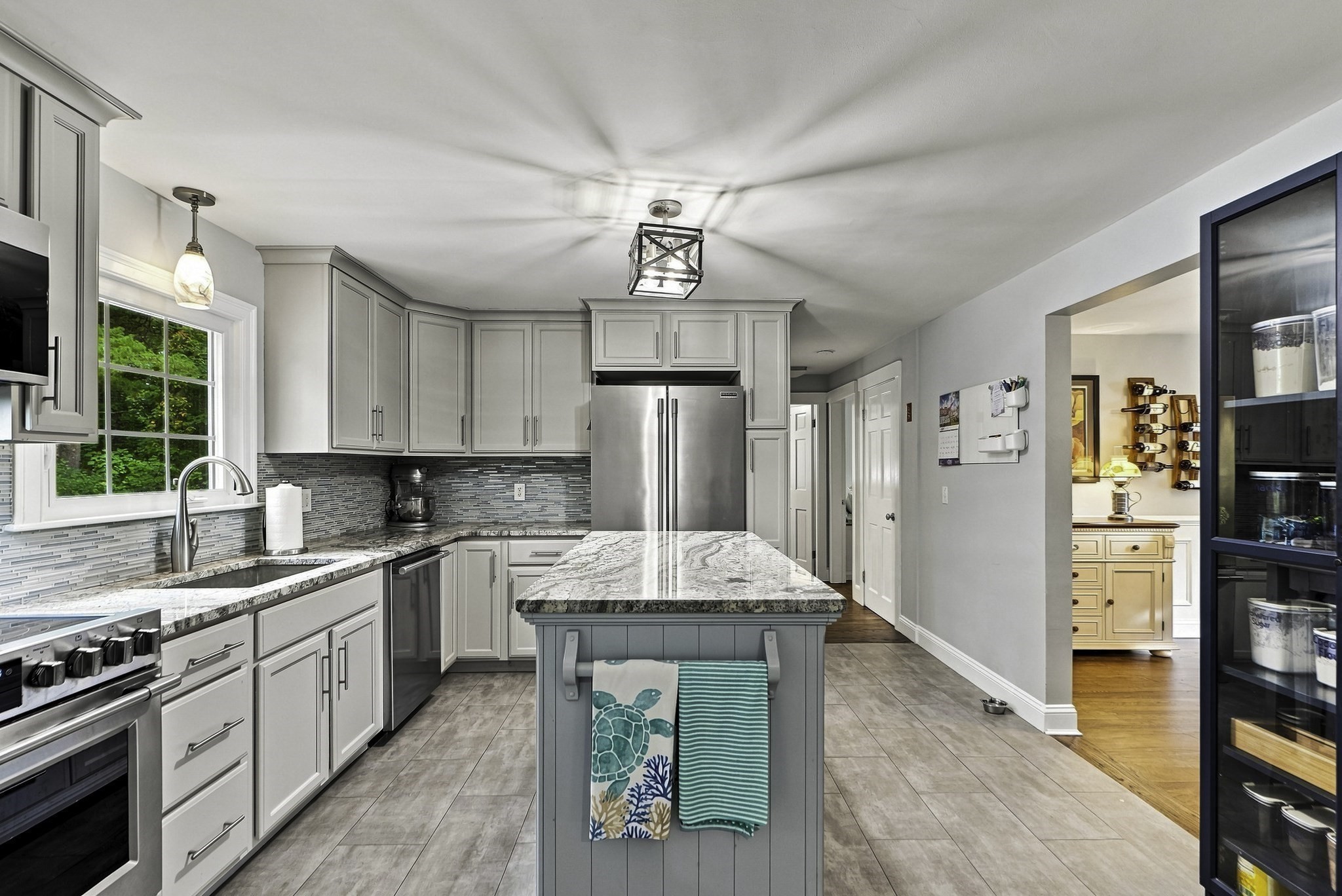 8 Mellen St Property Photo 10
