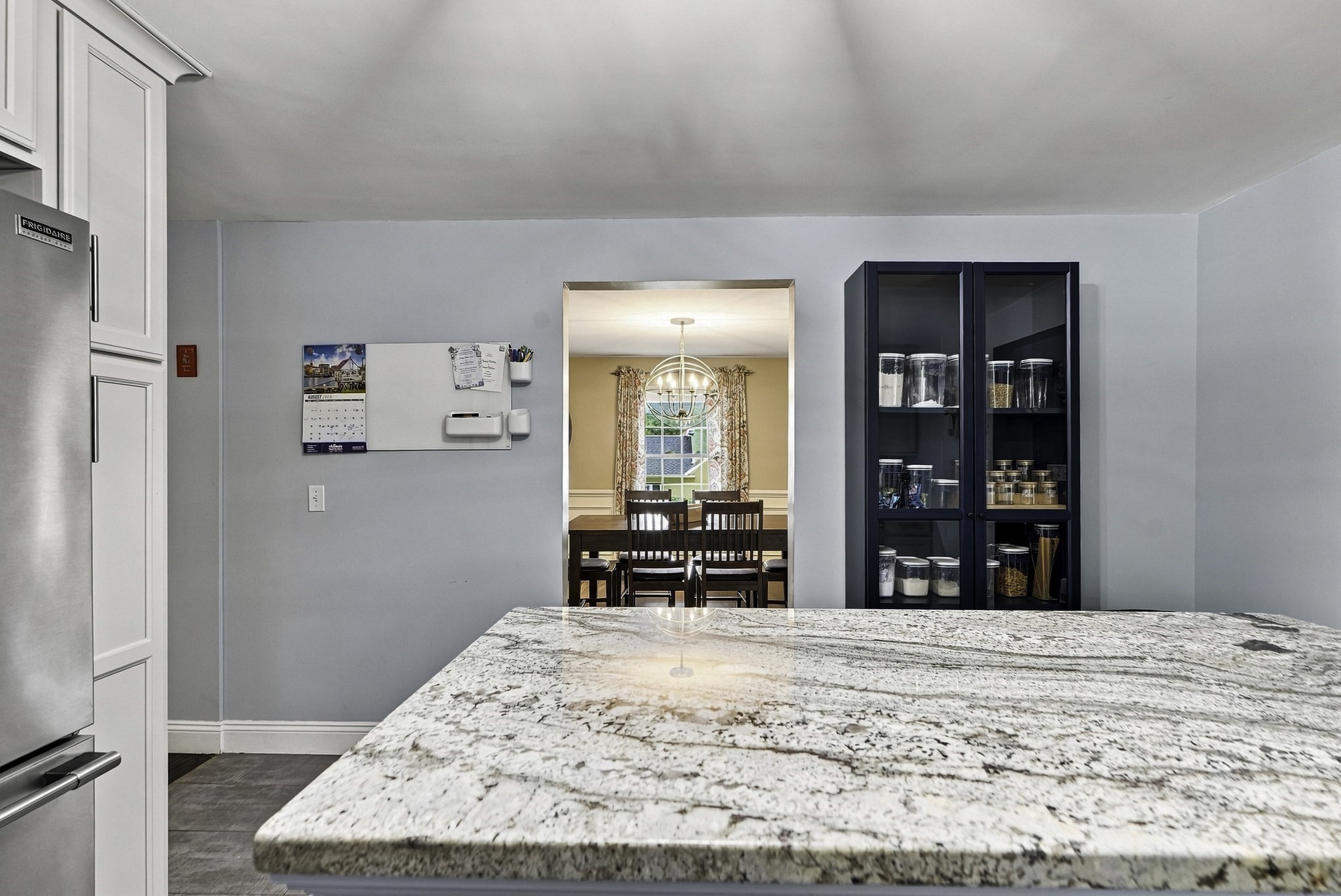 8 Mellen St Property Photo 16