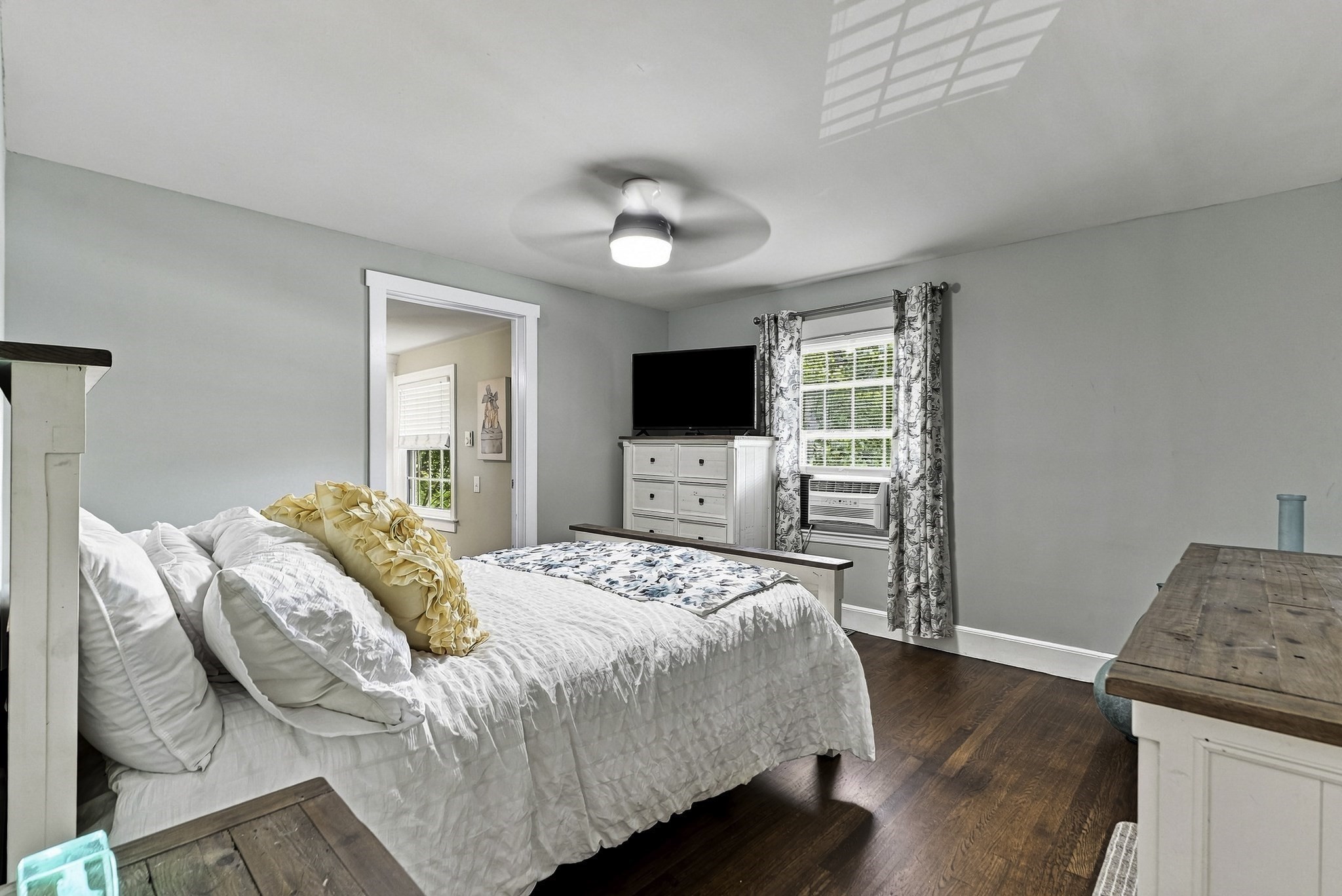 8 Mellen St Property Photo 20