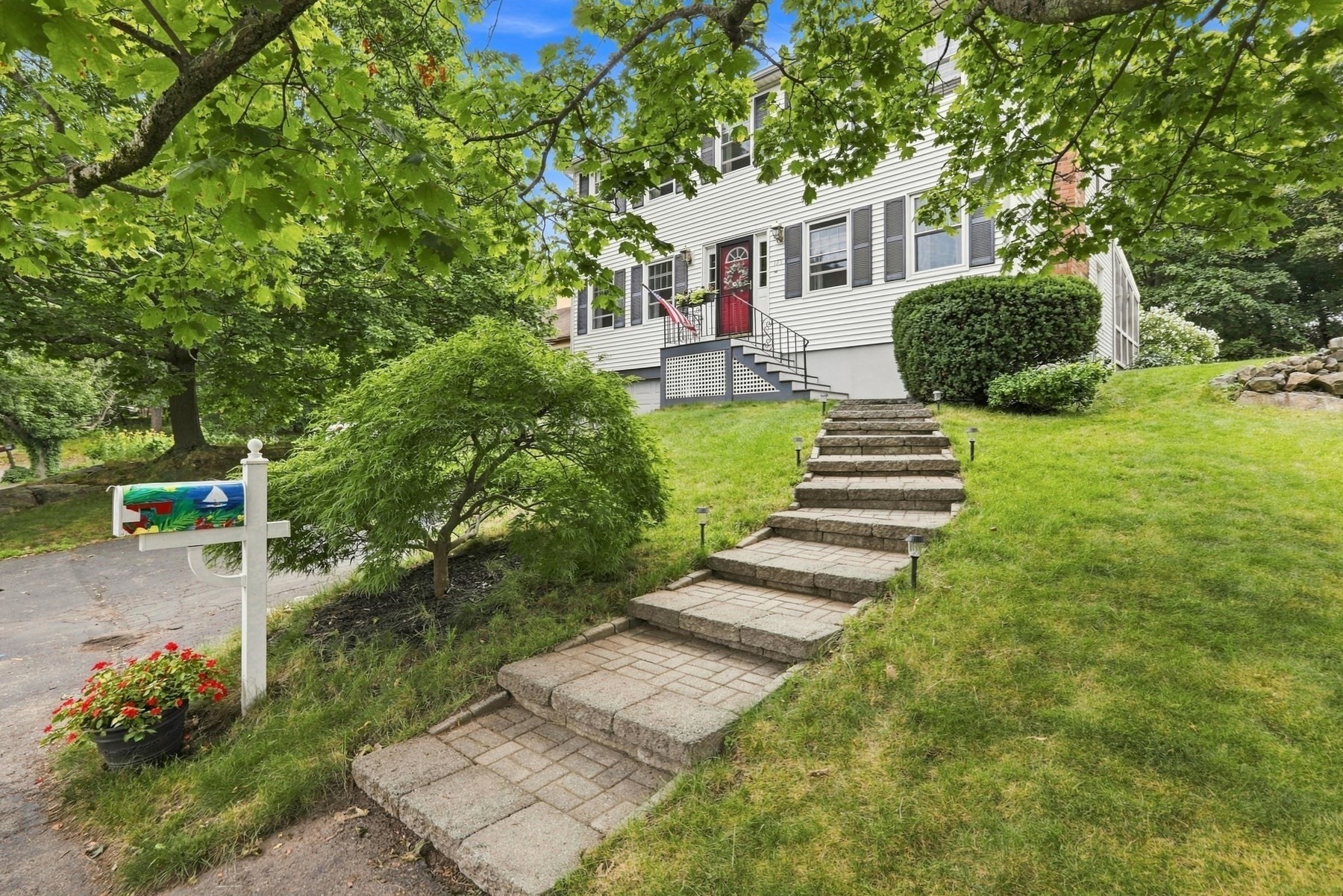 123 Eastman Avenue Property Photo 2