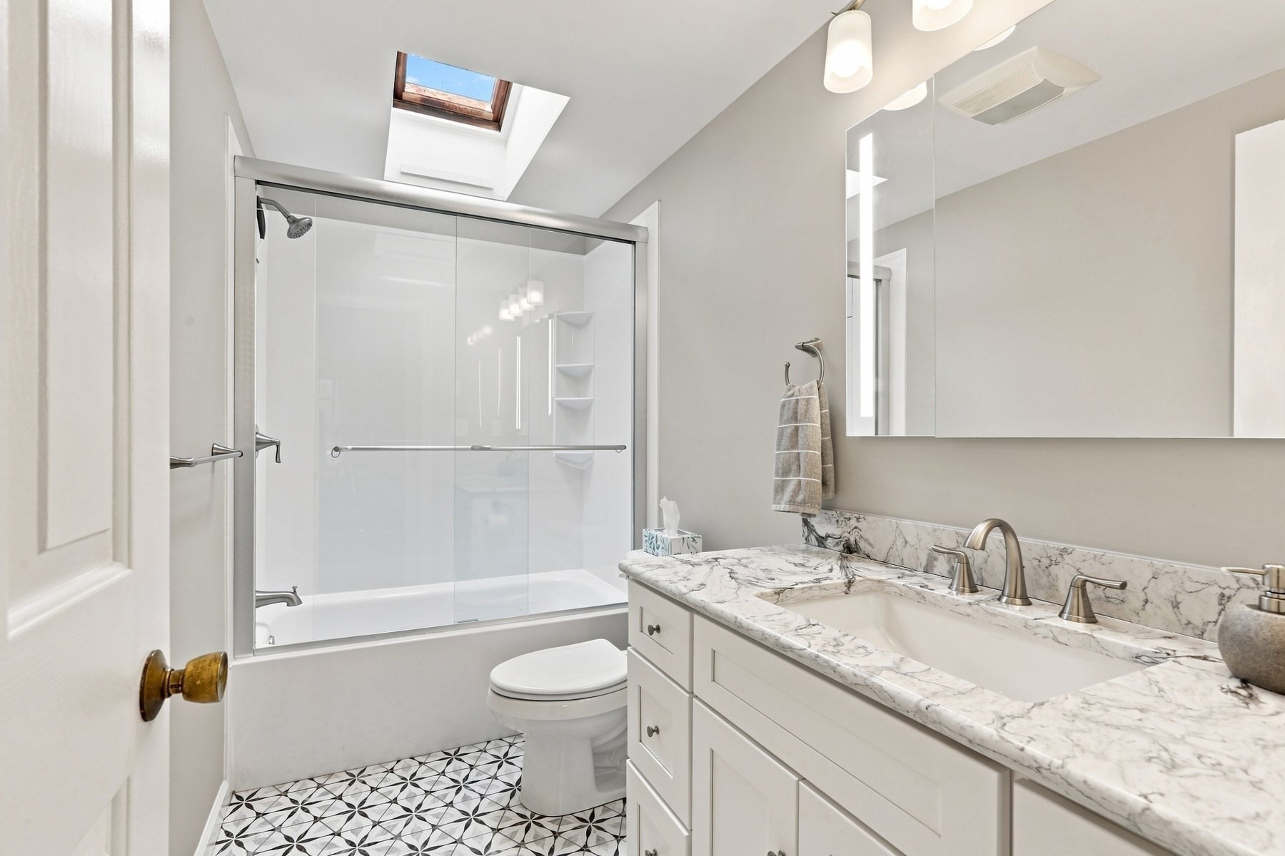 123 Eastman Avenue Property Photo 22