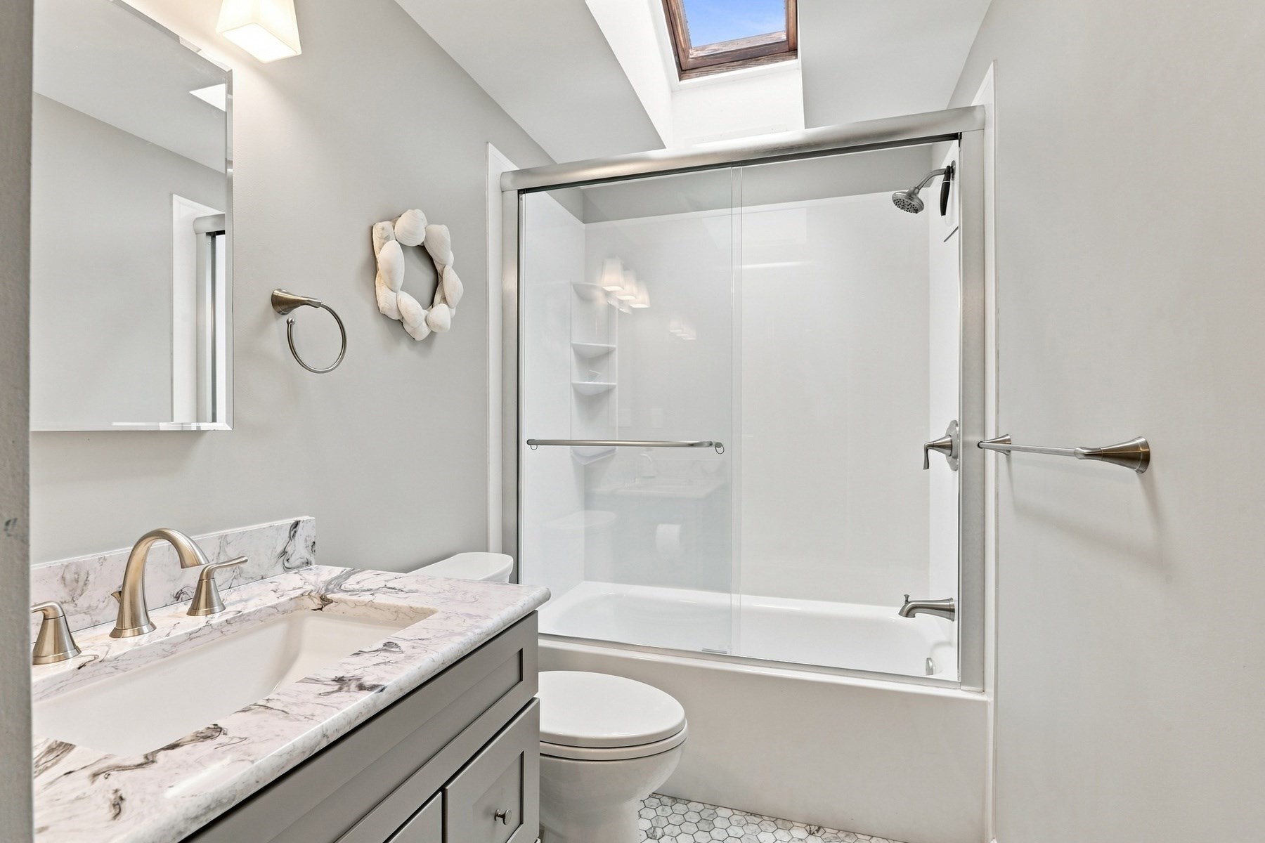 123 Eastman Avenue Property Photo 28