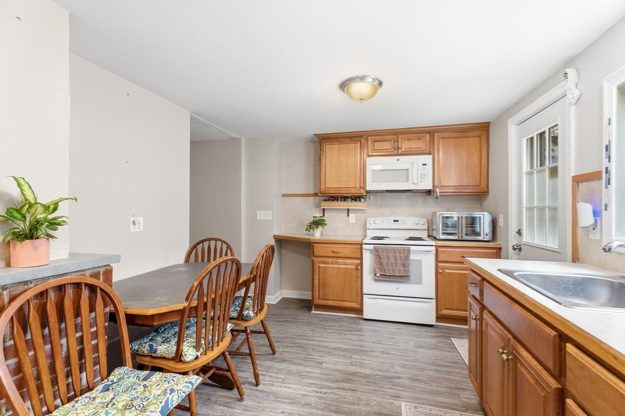 55 Friendship St Property Photo 11