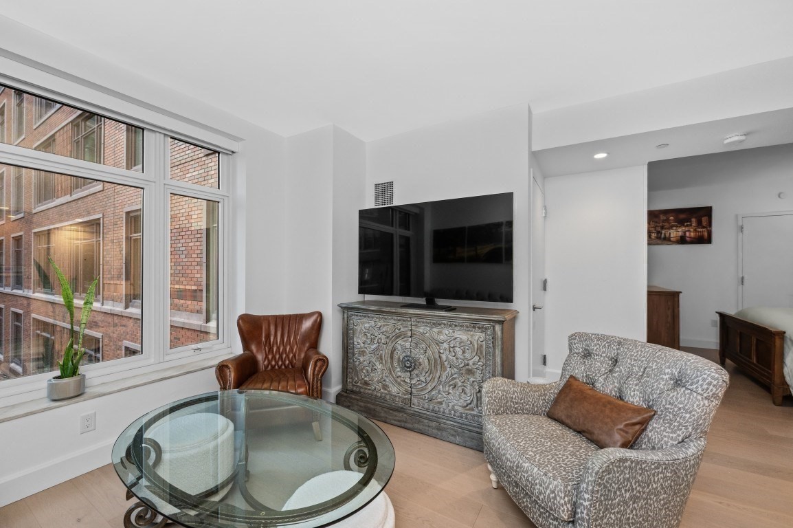 100 Lovejoy Wharf # 5l Property Photo 2