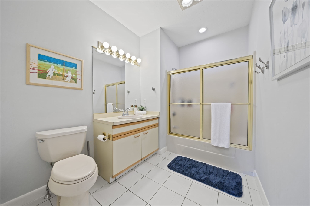 72 Kim Ter # C Property Photo 12