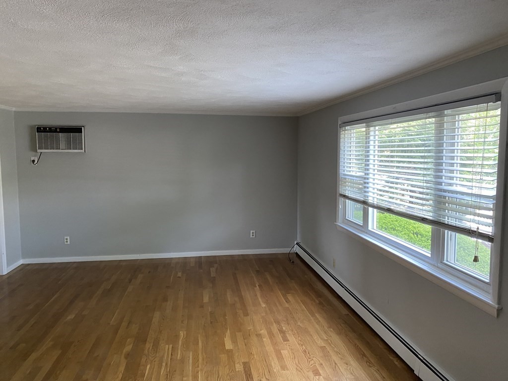 229 Hillside Ave # 1 Property Photo 4