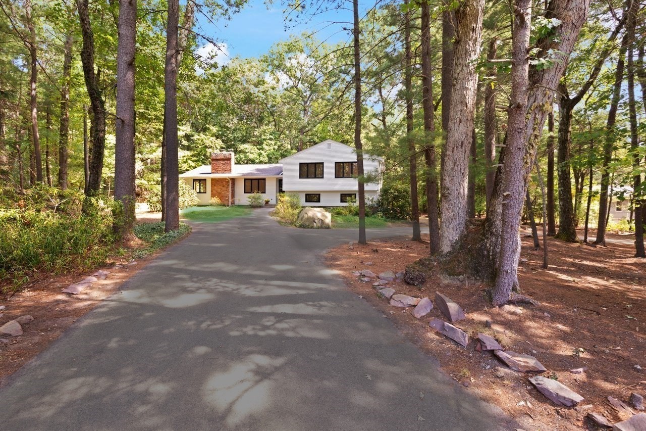 20 Algonquin Rd Property Photo 2