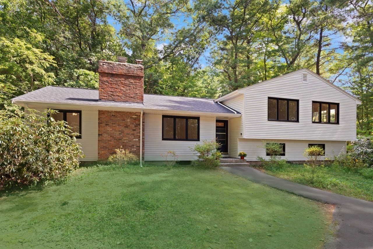 20 Algonquin Rd Property Photo 3