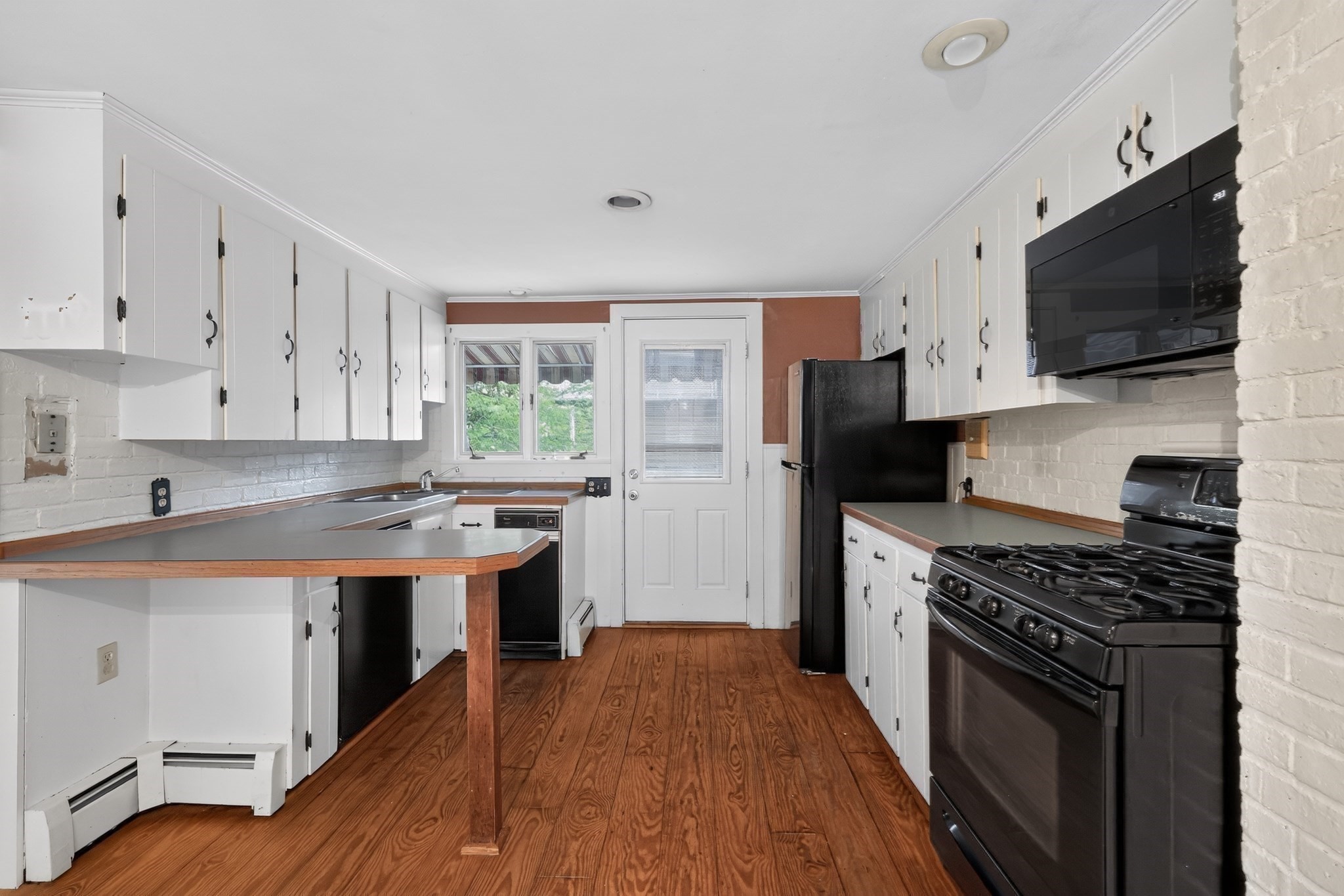 15 Hillside Ave Property Photo 12