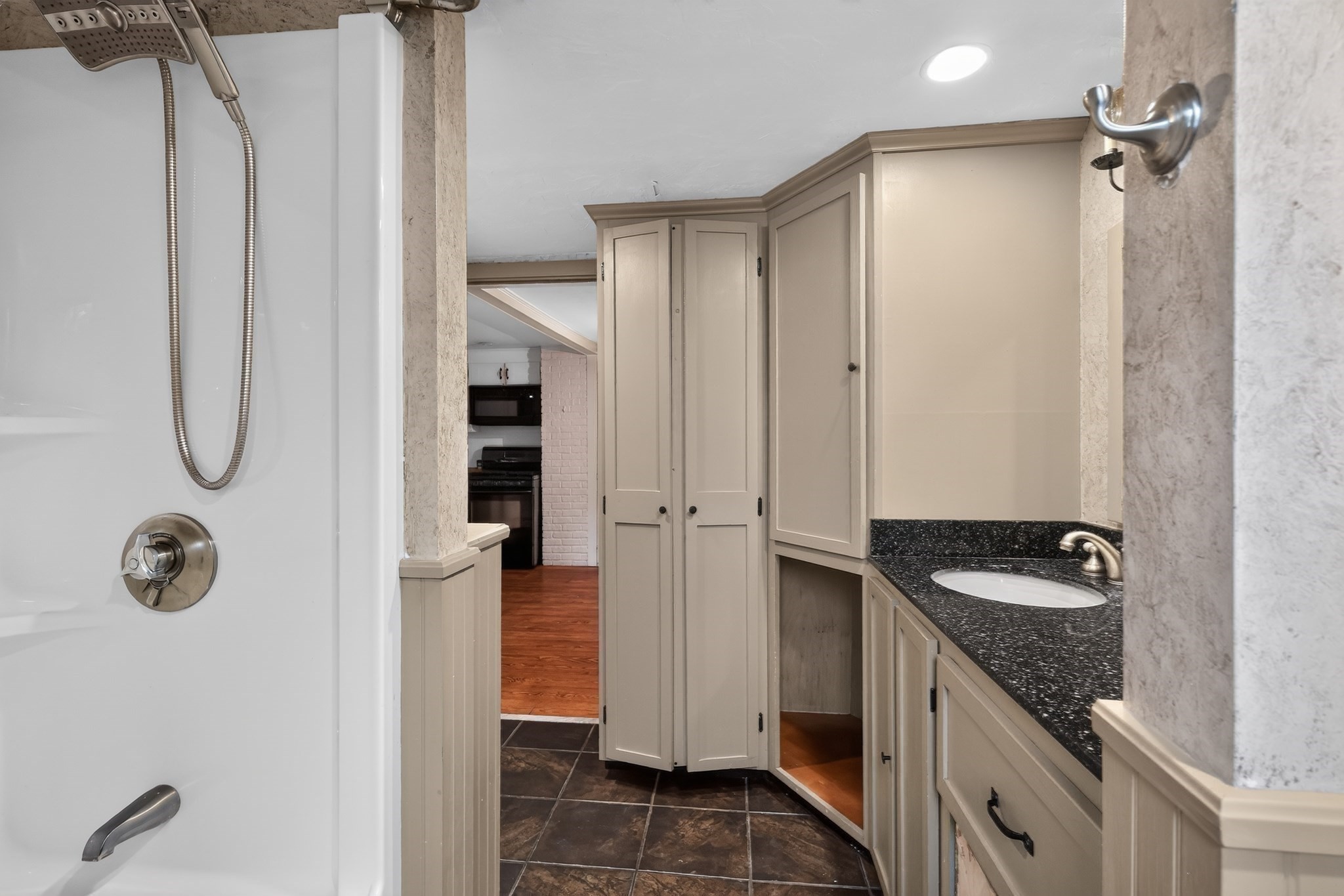 15 Hillside Ave Property Photo 20