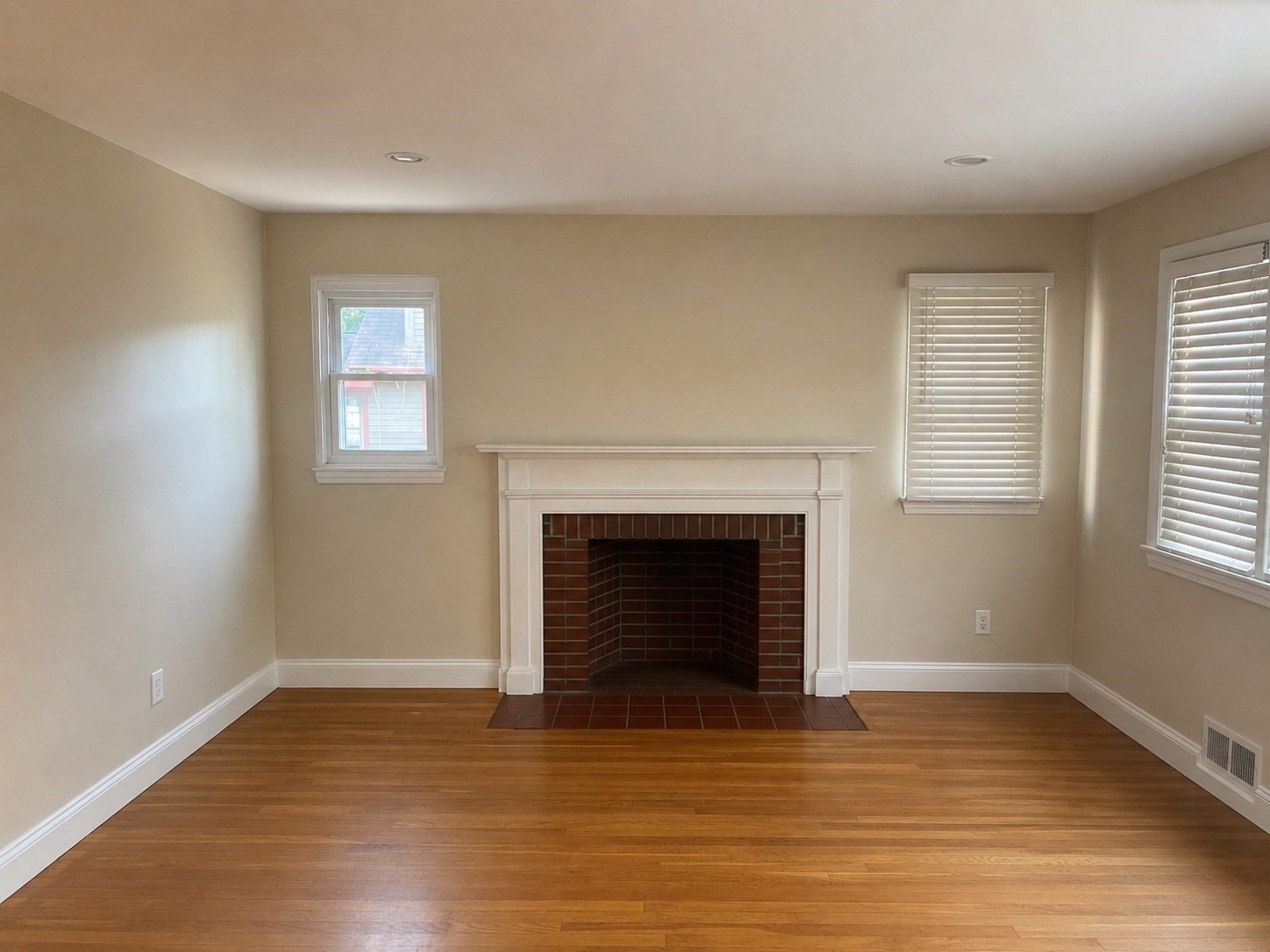 76 Central St Property Photo 5