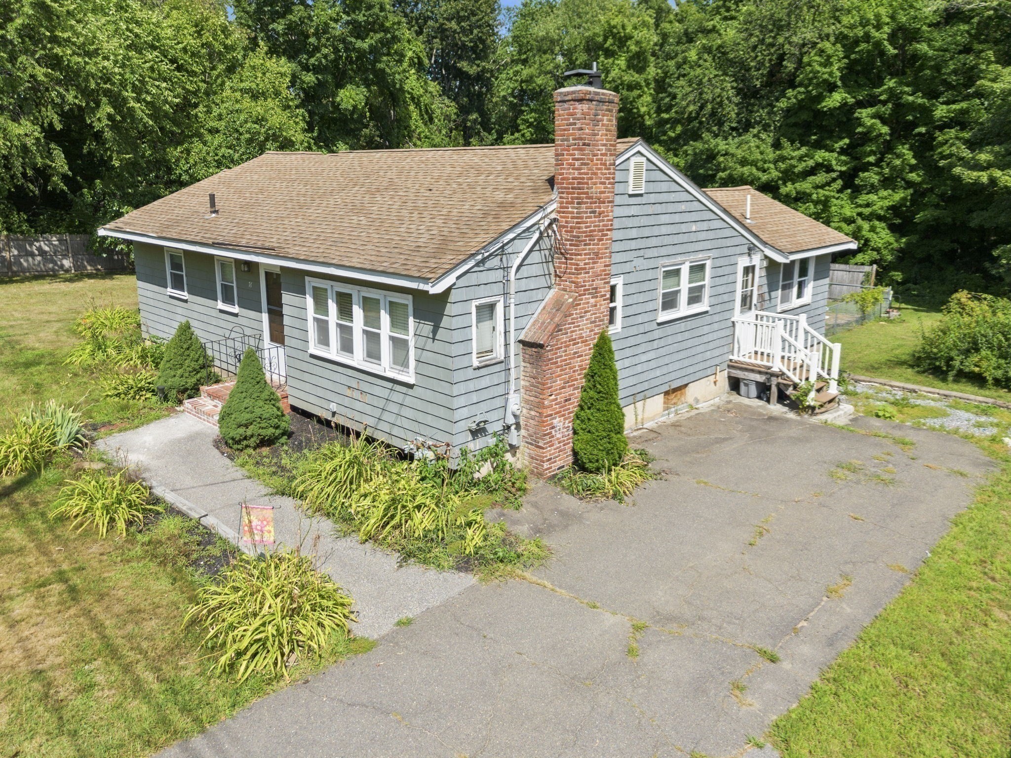 76 Central St Property Photo 27