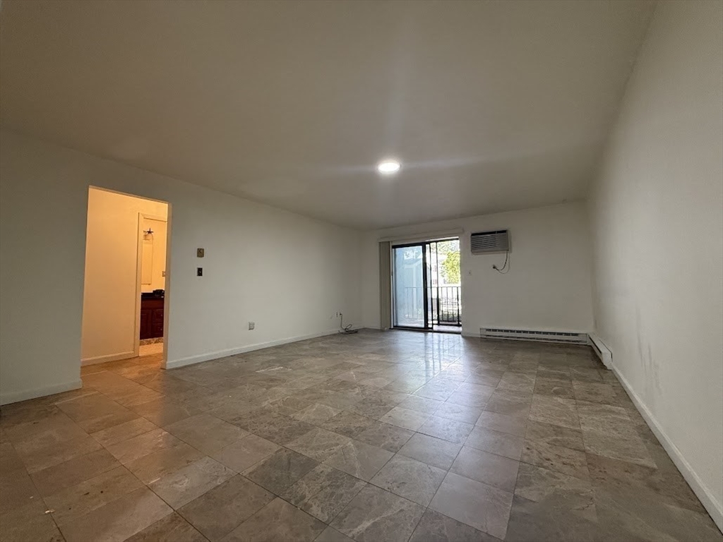 35 Washington St # 3 Property Photo 5