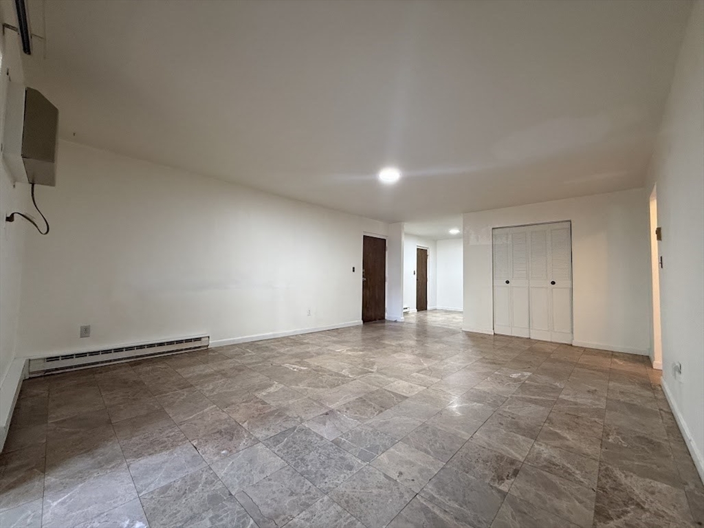 35 Washington St # 3 Property Photo 6